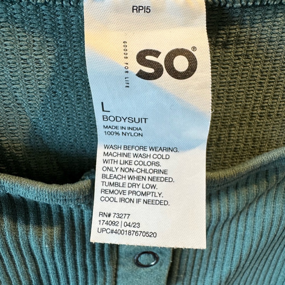 SO Green Fitted Bodysuit - Picture 3 of 3